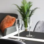 44 - Modern, Gemuetlich, Wlan, Balkon, Stellplatz *