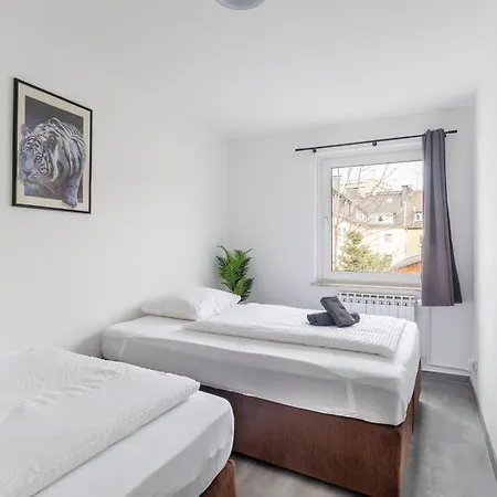 44 - Modern, Gemuetlich, Wlan, Balkon, Stellplatz ヴッパータール